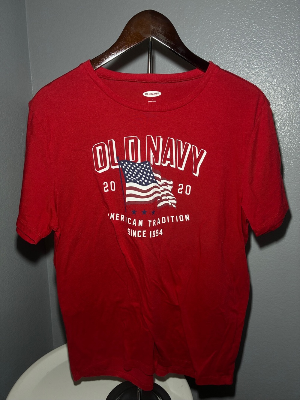 Old Navy Red Short Sleeve Graphic Tee with Flag Print